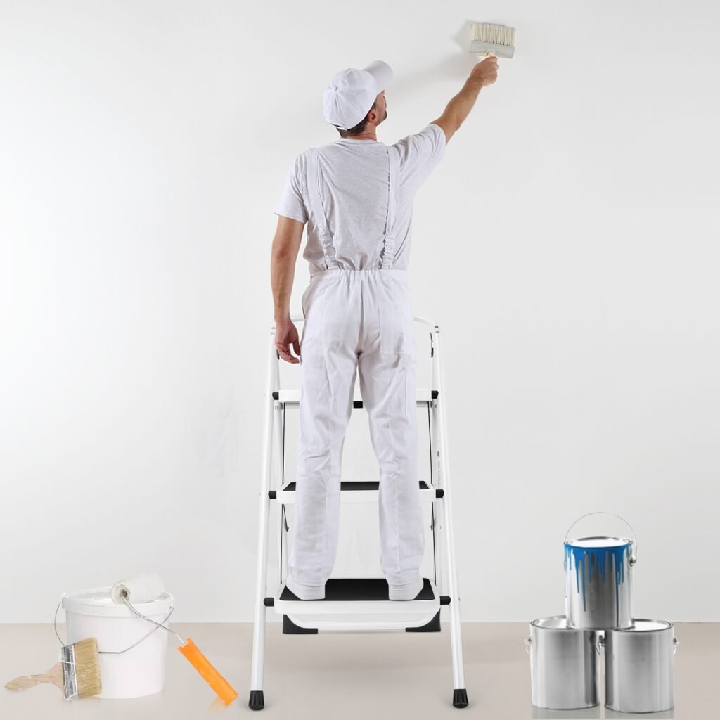 Folding 3-Step Ladder With Handgrip And Anti-Slip Platform