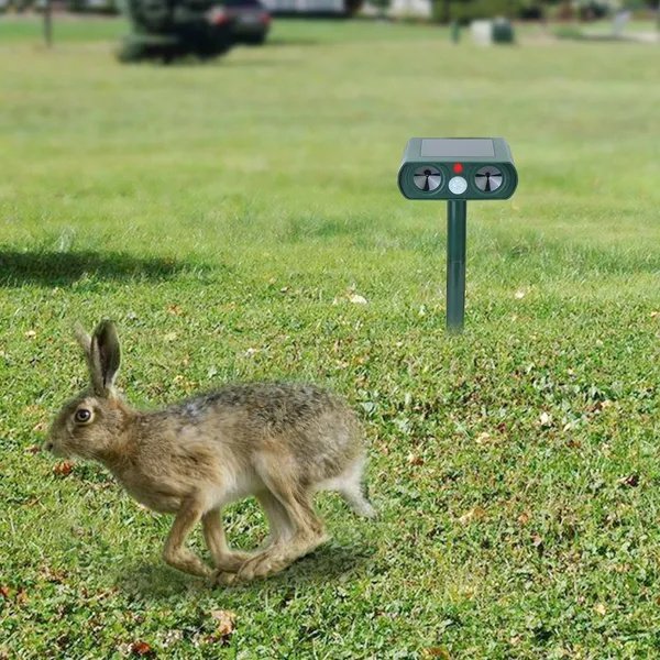 Ultrasonic Rat Repellent, Solar Motion Sensor, Rat Repellent IPX4 Waterproof, Suitable For Outdoor Use In Farms, Gardens, Courtyards